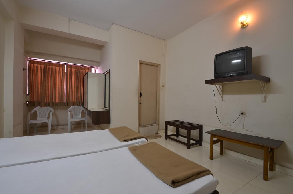 Hotel Maya Deluxe Hyderabad Exterior foto